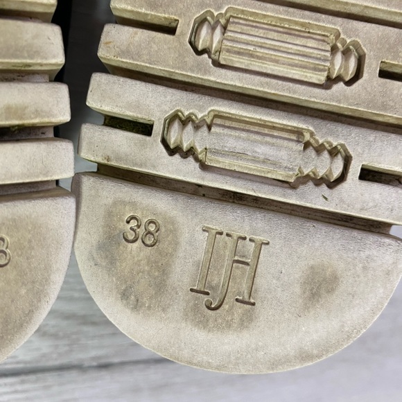 Tulip 139 Perforated Slip-On Sneaker, Black, Size 38 - Picture 8 of 10